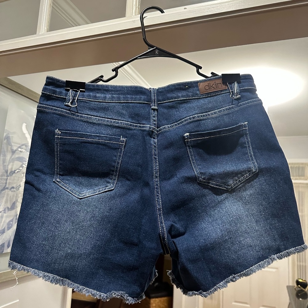 Dark Blue Jean Shorts with White Lace by Dkin 💙💙 Size 16W! Best Offer Accepted! - Picture 2 of 2